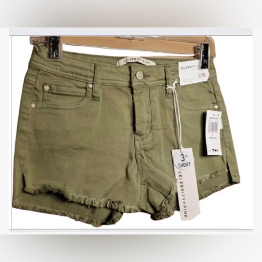 Celebrity Pink Ladies Frayed Hem 3 Inch MID-RISE Shorts